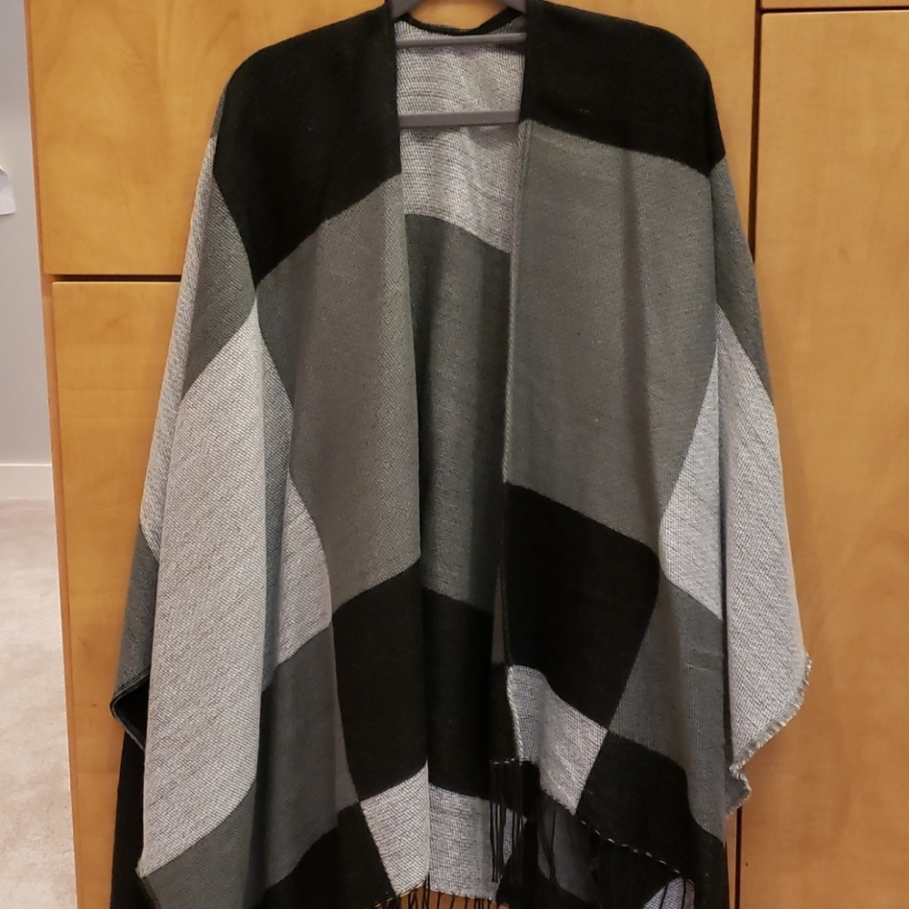 Athleta Ruana Wrap
